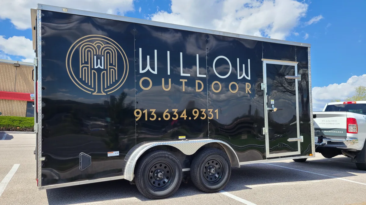 Spot graphics on a N/A N/A trailer in Shawnee Mission, KS