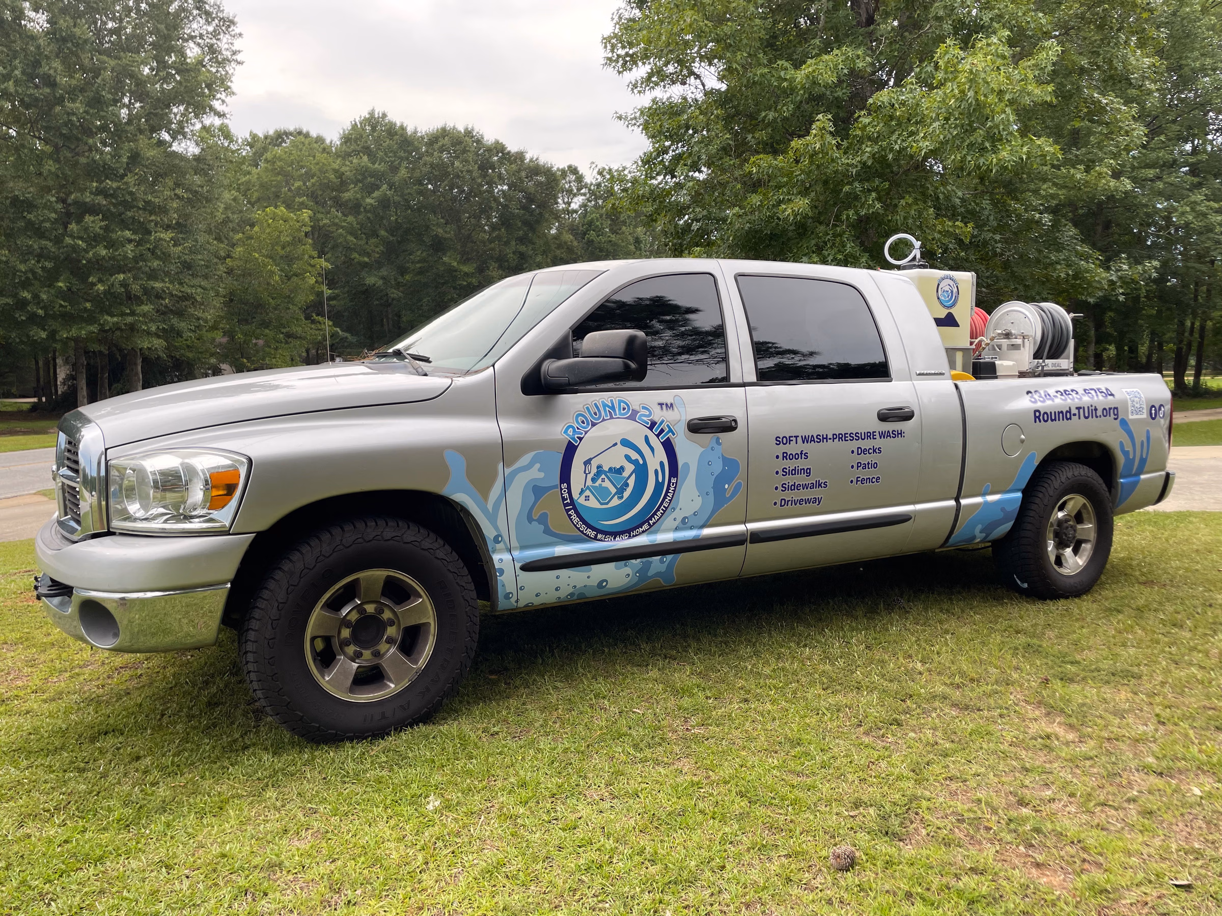 Round To It vehicle wrap in Lafayette, AL