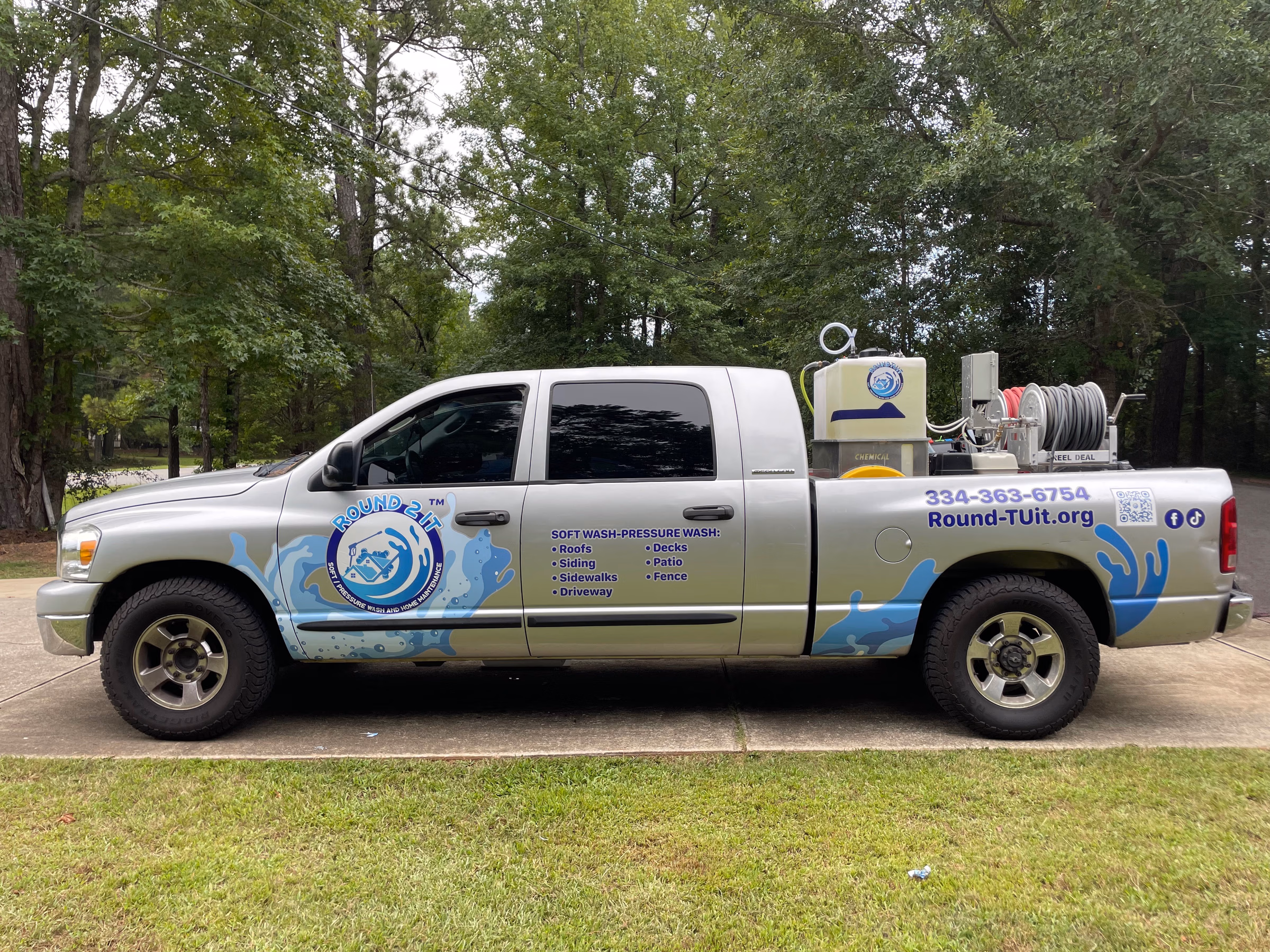 Round To It vehicle wrap in Lafayette, AL