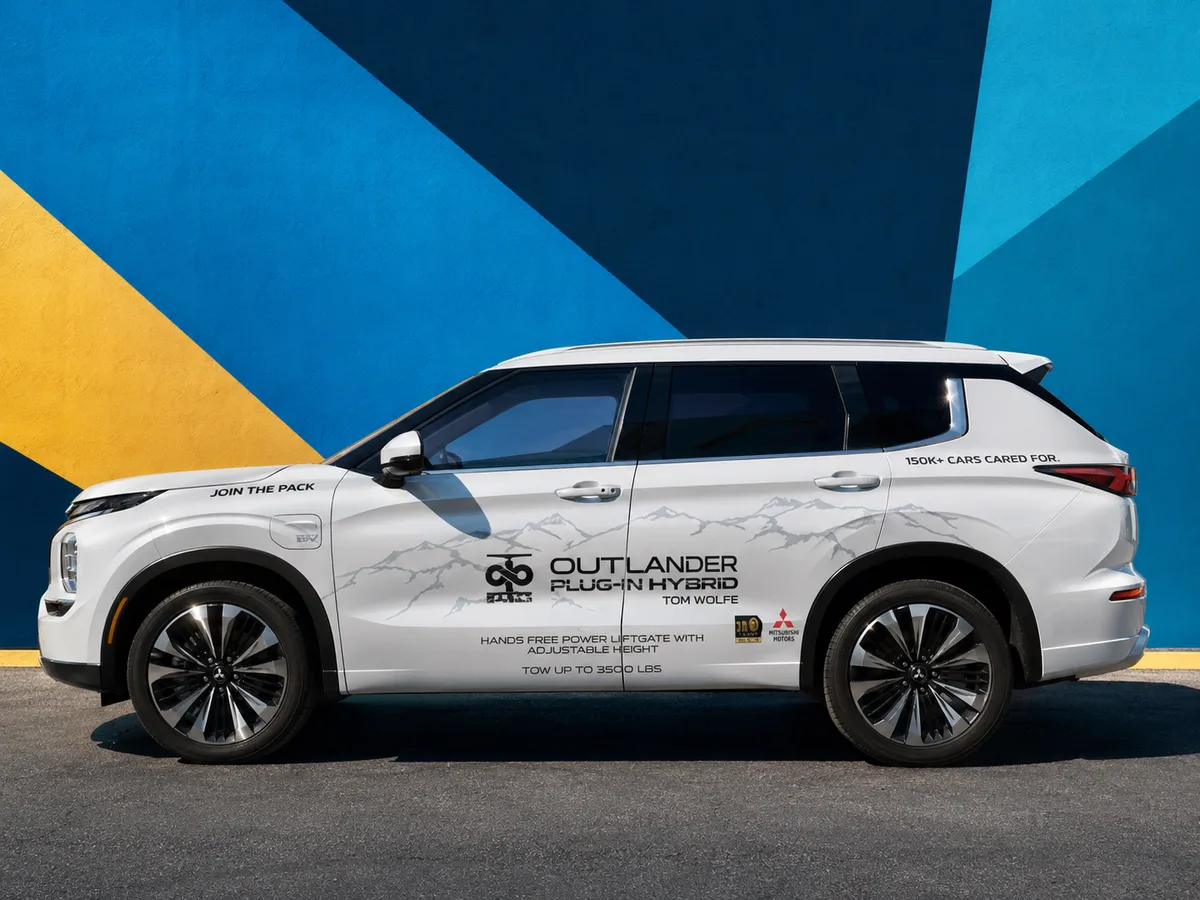 Spot graphics on a Mitsubishi Outlander SUV in Buffalo, NY